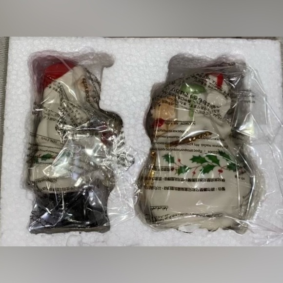 Brand New Lenox “Checking It Twice” Salt & Pepper Shakers Christmas Santa - Picture 3 of 8